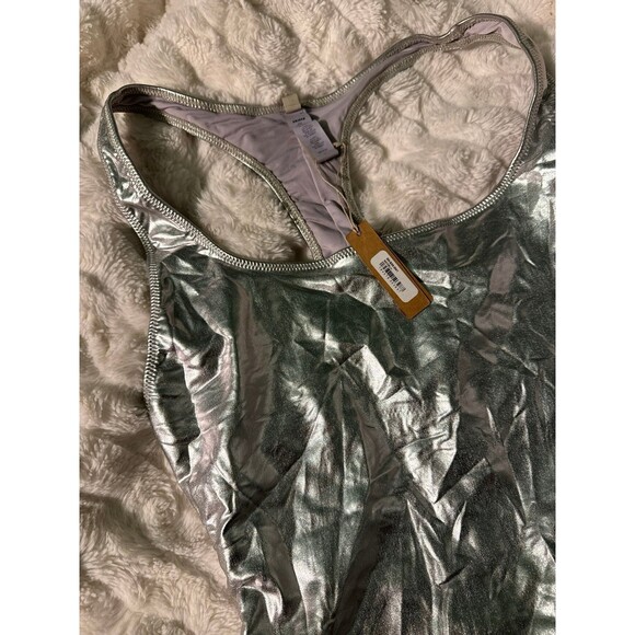 Skims Metallic Silver Racerback Cycle Suit Size L New with tags - Picture 3 of 4